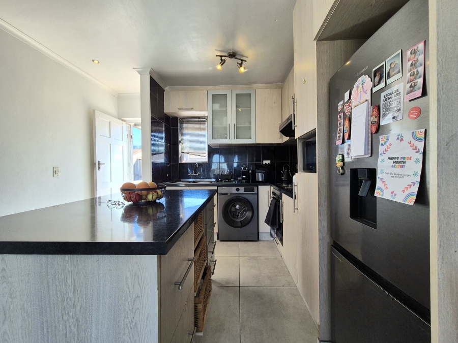 2 Bedroom Property for Sale in Wynberg Western Cape